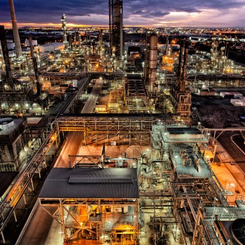 altona-refinery-at-night_inline